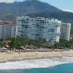 Beachfront Ph Amara Ixtapa