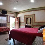 Hotel Casa Del Arbol