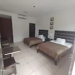 Hotel & Suites Mo Sak