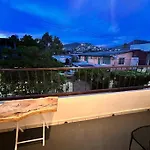 Lovely Studio Apartment With Balcony Ac & Wi-Fi, Minutes From Downtown!