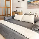 Modern And Cozy 1Br Apartment With City Views.