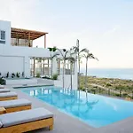 Topia Retreat - Surf Suite Sur