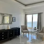 Beachfront 4 Bedroom Penthouse - Pool Steps To Beach & Mins To Downtown