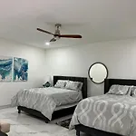 Beachfront 4 Bedroom Penthouse - Pool Steps To Beach & Mins To Downtown