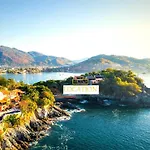 Villa Peninsula