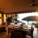 Villa Peninsula