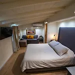 Casa Maria - Beachfront Cottage On The Sand