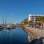 The Westmarine Waterfront Hotel