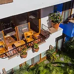 Casa Loteria -Pueblito Sayulita- Colorful, Family And Relax Experience With Private Parking And Pool