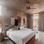 Dos Mares Barefoot Hotel