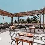 Dos Mares Barefoot Hotel