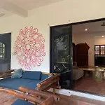 Stylish And Huge Apartment By The Beach