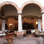 Hotel Los Arcos
