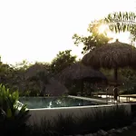Villas Oasis, Troncones