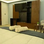Hotel Merlot Inn