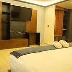 Hotel Merlot Inn