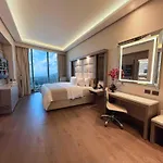Safi Royal Luxury Metropolitan