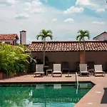Hotel Agua Escondida
