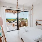 Lunarena Barefoot Hotel