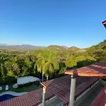 Departamento Con Vista A Las Montanas Y Al Mar