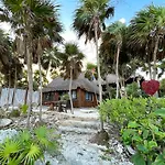 Casa De Mar, Tulum, Hermosa Villa Privada A La Orilla Del Mar Con Cocina