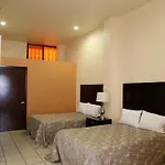 Hotel Plaza Bernal
