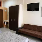 Hotel Plaza Bernal