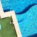 Law\'S Paradise Pool Residence