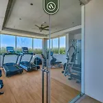 2Br Condo With Rooftop Pool - Private Terrace
