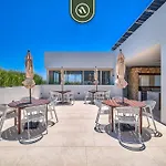 2Br Condo With Rooftop Pool - Private Terrace