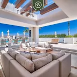2Br Condo With Rooftop Pool - Private Terrace