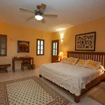 Casa Quetzal Hotel