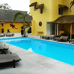 Zar Manzanillo