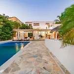 2048 - Villa Rebeca