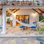 2048 - Villa Rebeca