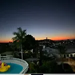 Casa Con Vista Espectacular Al Mar Con Alberca