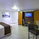 La Pinta Hotel