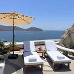 Villa De La Roca