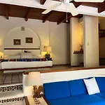 Villa De La Roca