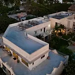Deco Beach Villa 1 Beachfront