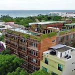 38Th St, Most Beautiful In Playa Steps To Beach