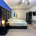 Studio Pi Increible Espacio Con Piscina Y Billar