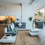 Full Floor Beachfront Luxury Apartment