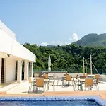 Full Floor Beachfront Luxury Apartment