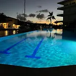 Ground Floor Paradise With Marina View And Pool Paddleboard Included