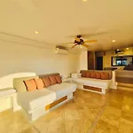 Residencia Frente Al Mar Con Jacuzzi Y Vista A La Playa