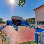 2 Bedroom Condo In Hotel - Beach - Pools - Kids Club