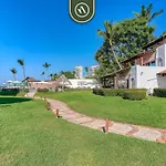 2 Bedroom Condo In Hotel - Beach - Pools - Kids Club
