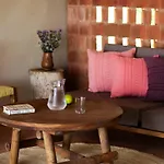 Cocolia Hotel