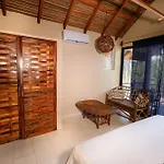 Jovita Y Pancho Resort Saladita